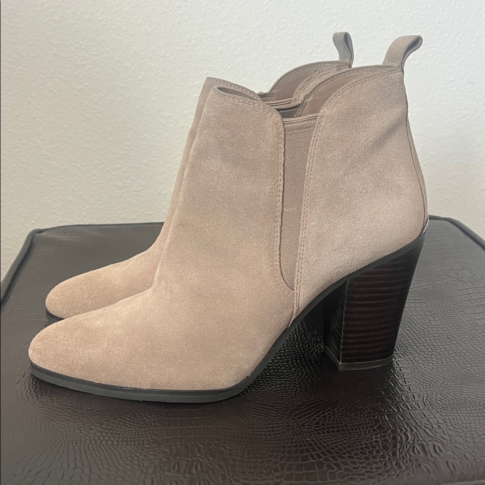 MICHAEL KORS Tan Suede Ankle Boots - Picture 3 of 6